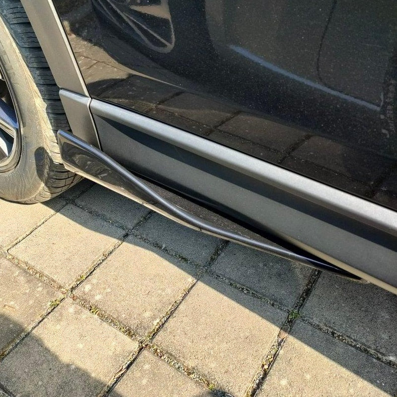 Universal Lateral extension for the threshold