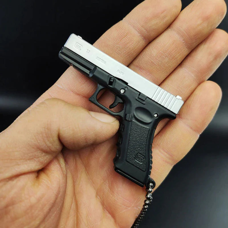 NEW 1:3 Multitypes Anti-Stress Toys Metal Pistol Gun Keychain Miniature Model Beretta 92F Colt 1911 Glock 17 Birthday Gifts