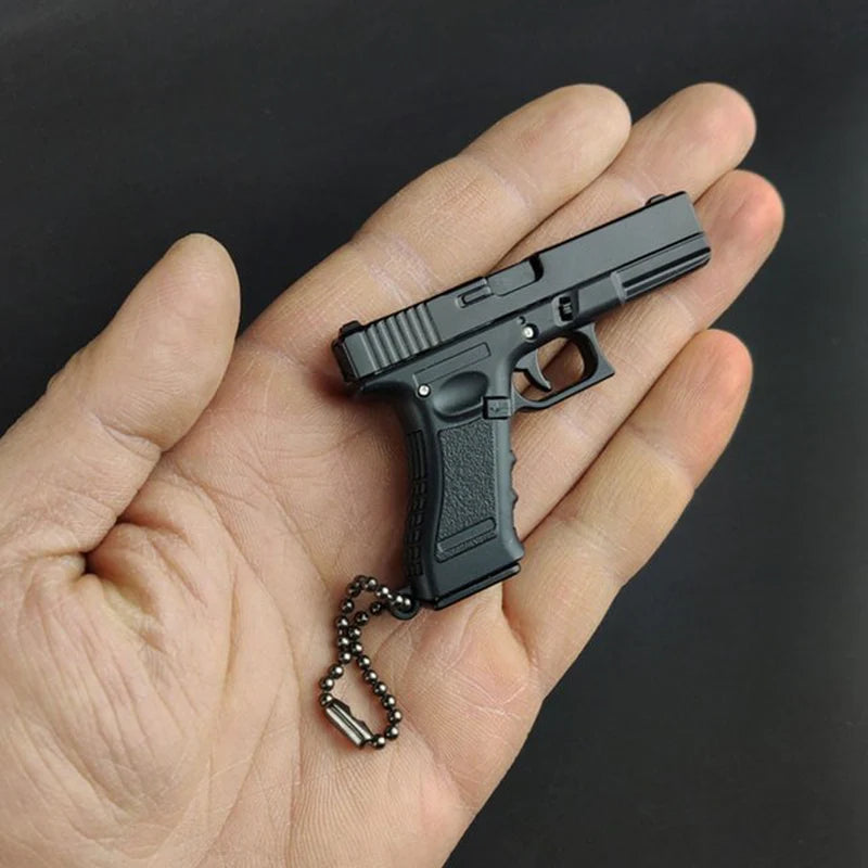NEW 1:3 Multitypes Anti-Stress Toys Metal Pistol Gun Keychain Miniature Model Beretta 92F Colt 1911 Glock 17 Birthday Gifts