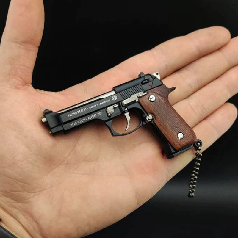 NEW 1:3 Multitypes Anti-Stress Toys Metal Pistol Gun Keychain Miniature Model Beretta 92F Colt 1911 Glock 17 Birthday Gifts